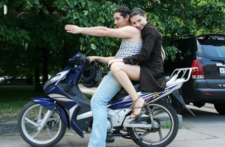 A brunette who is a first-time contestant experiences a facial puffiness after being picked up from the street.