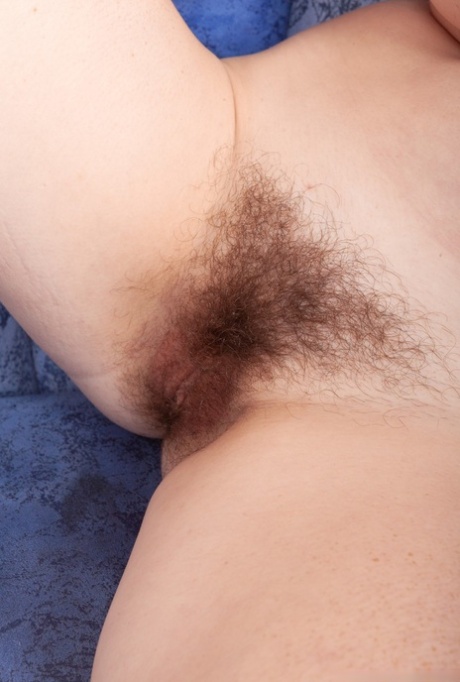 After unleashing large naturals, Elouisa, a redhead amateur and bird enthusiast, removes her own.