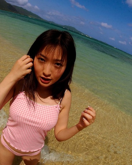 At the beach and in the woods: This Japanese beauty flaunts her great tits, bush.