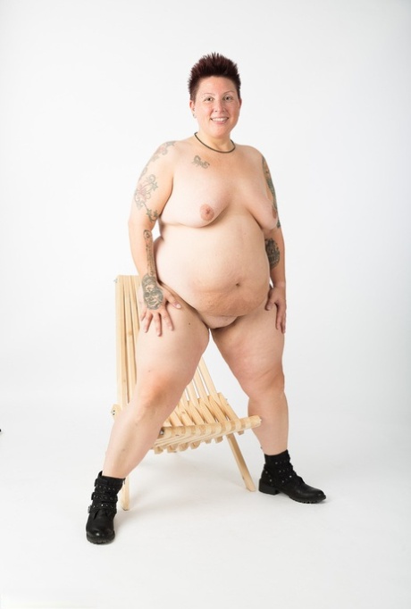 Fat amateur Tattoo Girl strips down to her shoes and socks by herself
