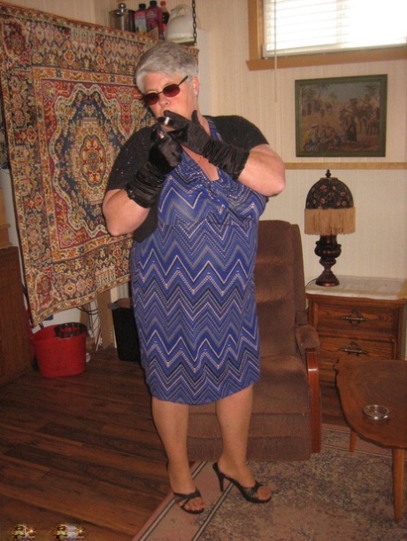 Naked Goddess Fat Granny Girdle dons her shades, gloves and pantyhose.