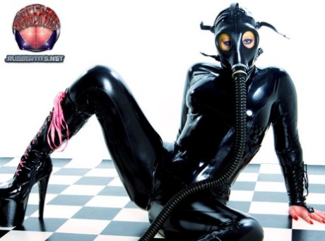 460px x 341px - Latex Gas Mask Porn Pics & Naked Photos - PornPics.com