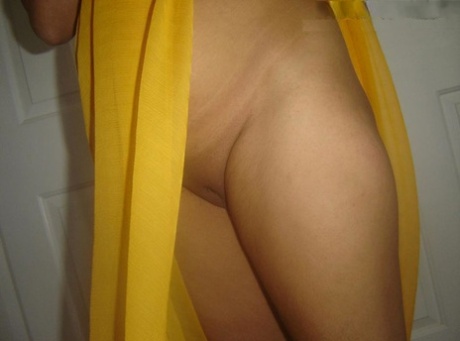 Indian woman who shaved off her buttocks releases her body from the wrapper.