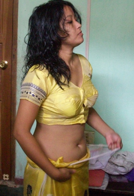 Naked Wife From India - POV Indian Porn Pics & Naked Photos - PornPics.com