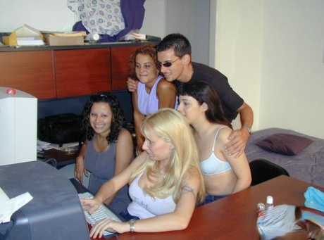 Four Girls And A Man Friend Of Theirs Tangle In A Reverse Gangbang