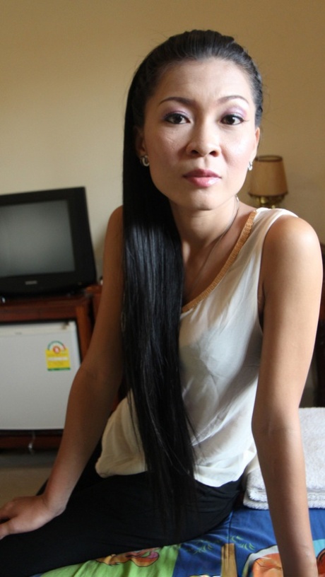 Amateur Asian Mom Porn Pics & Naked Photos - PornPics.com