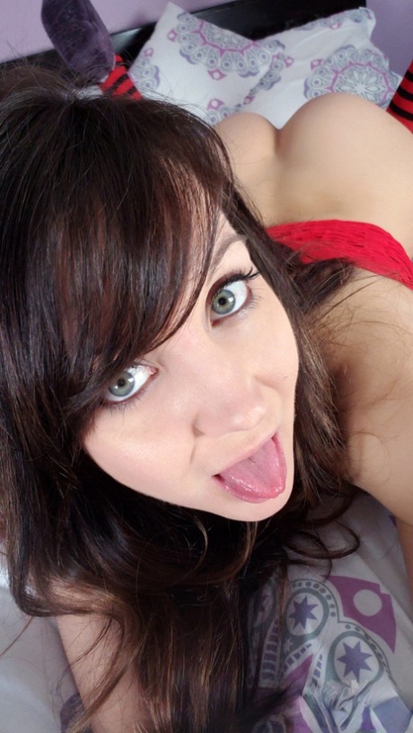 Teen amateur Andi Land takes nude and non-nude self shots