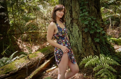 Brunette Amateur Raven Snow Exposes Big Natural And Full Bush In The Woods