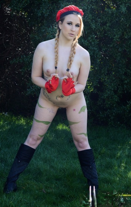 Blonde Girl Anna Darling Goes Nude In A Beret And Gloves While Wearing Boots