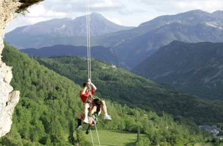 A sensual Asian mountain climber tries to save her guide's life by using extreme caution.