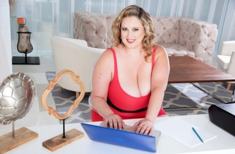 When BBW Women's Amiee Roberts is in her mid-thirties, she ends up on top while having sexual intercourse with her fully clothed partner.