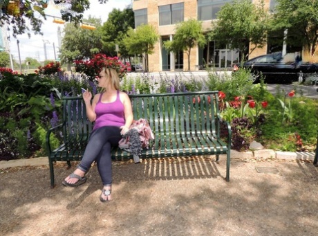 The curvaceous Dee Siren exposes herself in public before engaging with a pussy in an automobile.