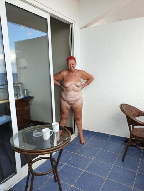 Fat Nan Valgasmic Exposed Sports Short Red Hair While Butt Naked On A Balcony