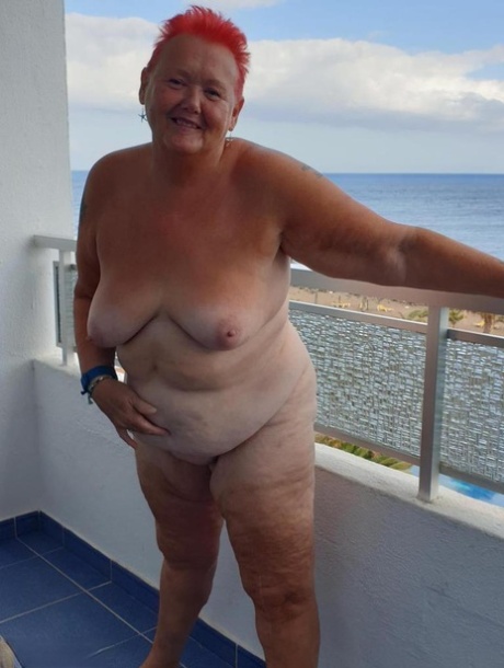 Fat Nan Valgasmic Exposed Sports Short Red Hair While Butt Naked On A Balcony