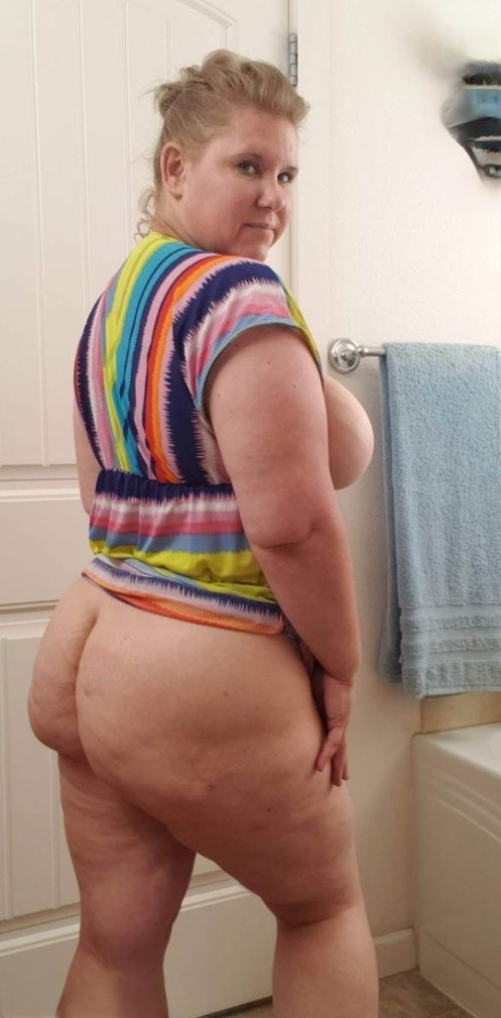Fat Butts Naked In Shower - Fat Ass Shower Porn Pics & Naked Photos - PornPics.com