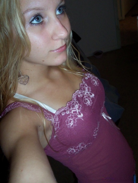 Blonde Amateur Kylie Takes Self Shots During Safe For Work Action