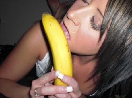 On a banana, Sexy Monroe performs her orgasm and then strips herself naked.