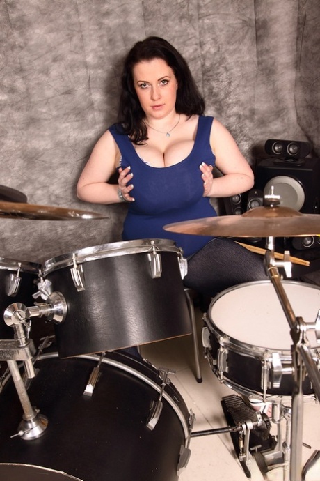 Female Drummer Anna Beck Unleashes Her Massive Breasts During A Solo Gig