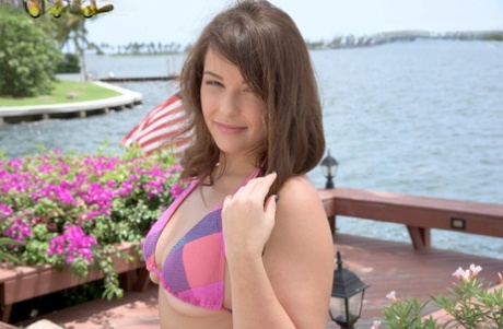 Amateur Brunette Slut Cali Haze Shed Bikini For Outdoor Tits Sucking Action