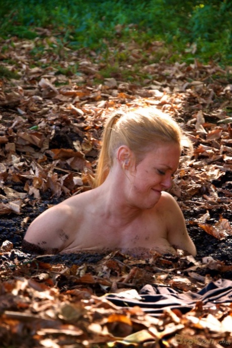 Sex slaves Darling & Hazel Hypnotic become trapped in the woods.