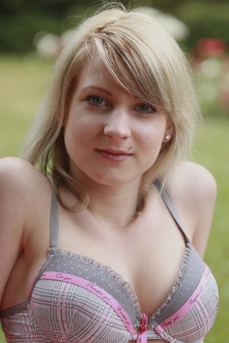 Incredible Blonde Teen Lets An Old Man Please Her Orally Outdoors