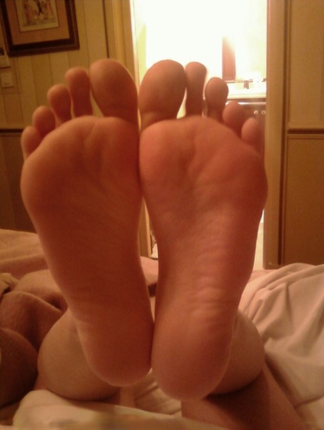 ex girlfriend feet pics