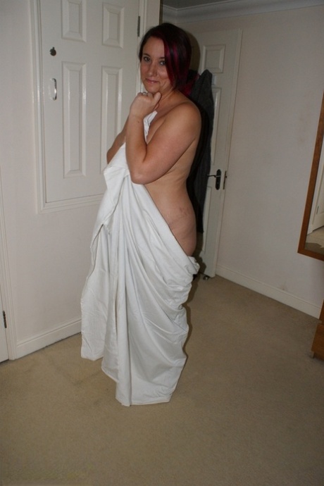 Bbw Wife Naked On Bed - BBW Bedroom Porn Pics & Naked Photos - PornPics.com
