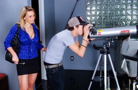 British Cougar Tanya Tate Seduces A Young Man While He Is Watching The Stars