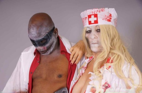 Lexie Cummings and her partners in cosplay performed a blow-up on a black man while in the UK as an amateur.