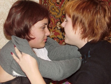 Redhead Amateur Susy Rocks Kisses Her Lesbian Girlfriend As They Disrobe
