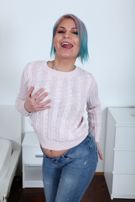 Young Amateur With Dyed Hair Annie Wolf Jumps Into The Air After Getting Naked