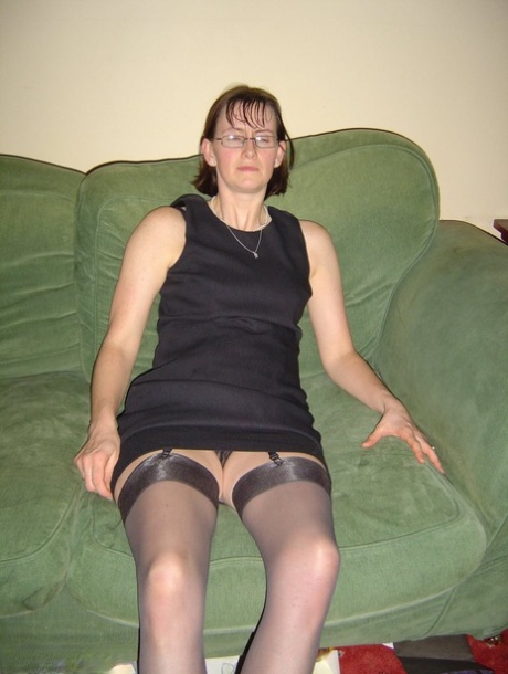 Sex and masturbation: Slutscot Susan, an amateur woman in disguise who wear glasses.