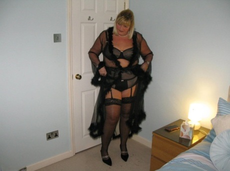 Mature BBW Chrissy Uk Takes Selfies In Lingerie Before Showing Her Tits & Twat