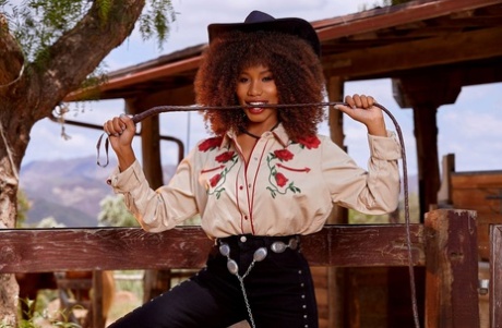 Ebony Babe Jenna Foxx Sports Big Hair While Getting Naked In Cowgirl Boots