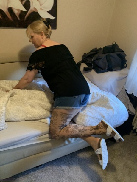 Older Blonde Amateur Sweet Susi Gets Naked During Candid Action At Home