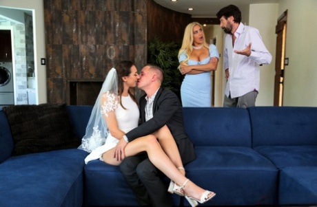 Высокая девушка участвует в групповом сексе со своей свинг-семьей в день ее свадьбы