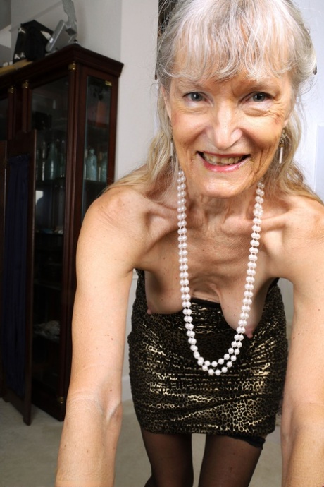 Old Lady Linda Jones Ditches A Cocktail Dress For Her First Nude Modelling Gig