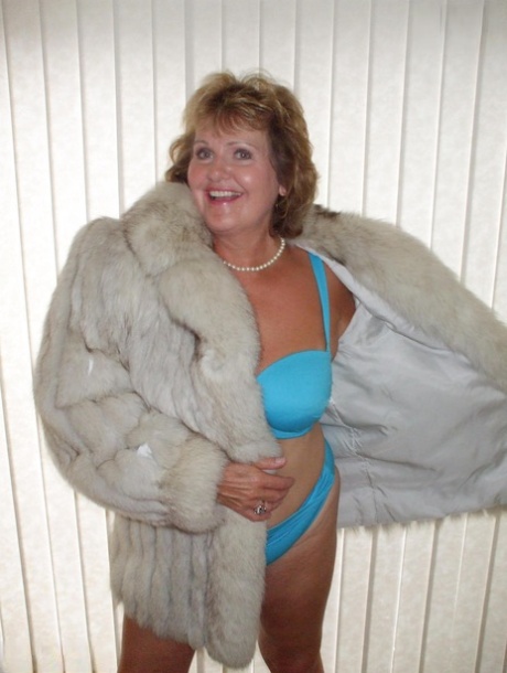 Solo Granny Busty Bliss Looses Her Tan Lined Tits From A Fur Coat