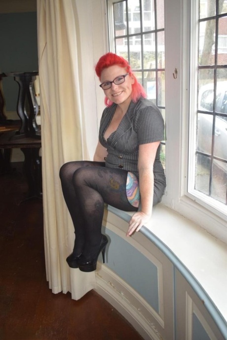 A middle aged lad, Mollie Foxxx, dresses in pantyhose without a bottom.