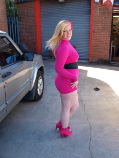 Overweight Blonde Samantha Strips To Her Pink Heels In Front Of A Shocked Man