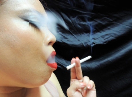 Sensual Smoking 001 Азиатки,Фетиш,Курение