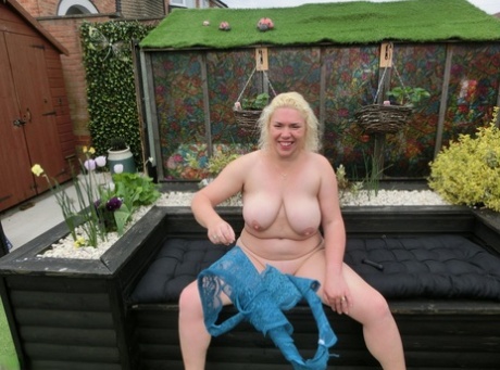 Mature Blonde Fatty Barby Gets Naked While Doing Her Gardening