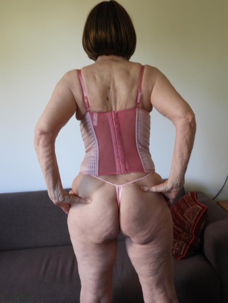 Big Old Booty Anal - Big Booty Granny Nude Porn Pics - PornPics.com