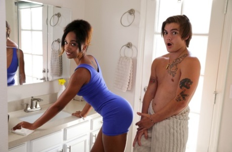 Ebony Woman Lacey London Bangs Her Caucasian Stepson In A Bathroom
