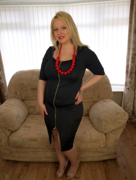 Overweight UK Blonde Sindy Bust Works Her Tits And Ass Free Of A Black Dress