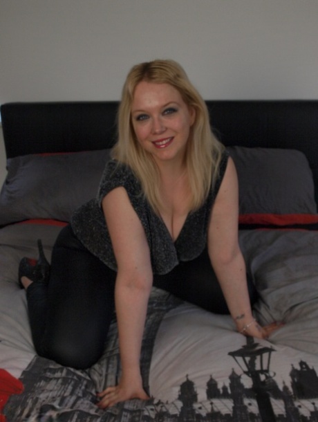 In the world of MILFBBWCurvyBig TitsVoluptuous Blondes in Britain, Voluptuous Bulgaria in Belgium and the United Kingdom are characterized by "MatureStriptease" and "The Wolf".