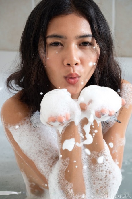 Thai Teen Yori Shows Her Hot Ass Prior To A Playful Bubble Bath
