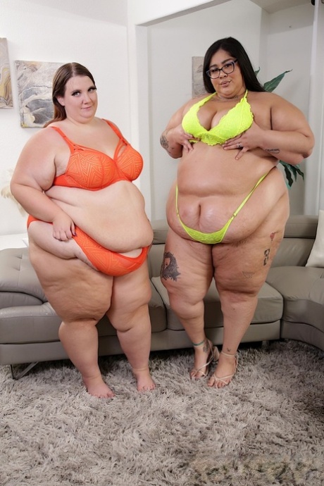 Morbidly Obese Women Kayla Peach & Crystal Blue Take Turns Getting Naked