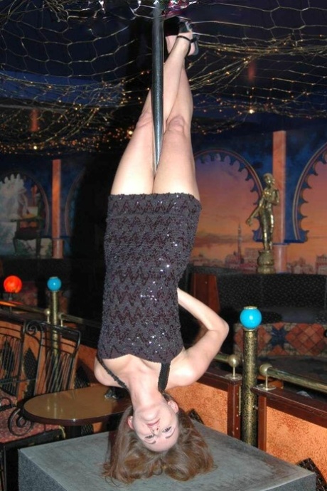 Solo Girl Sabrina Le Voge Puts On A Pole Dance Show At A Club After Hours 57781448