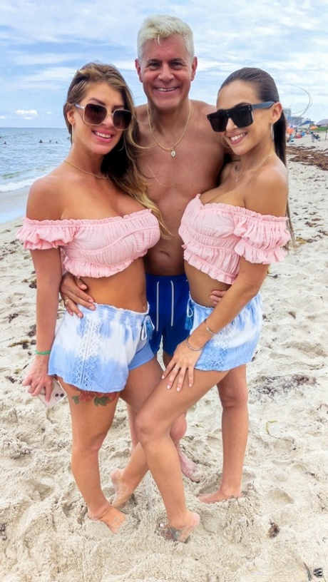 Big Tits, Beach Babes & Threesomes: Brunettes and beach parties.